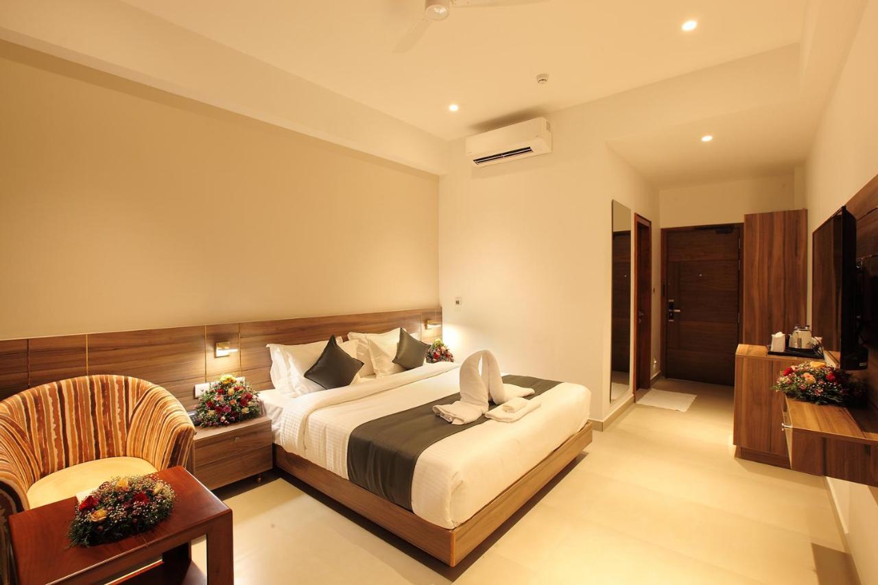 Hotel Maria Park Muvattupuzha Exterior foto