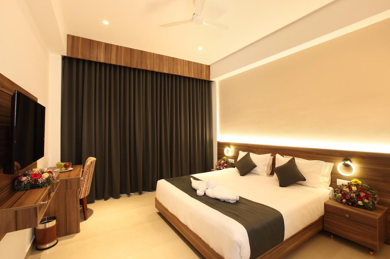 Hotel Maria Park Muvattupuzha Exterior foto
